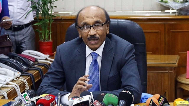 No liquidity crisis in banking sector: Governor